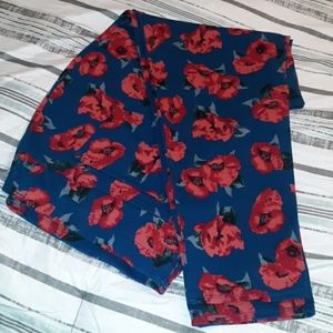 Navy and floral jeggings.